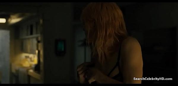  Mackenzie Davis Showing Tits in Blade Runner 2049